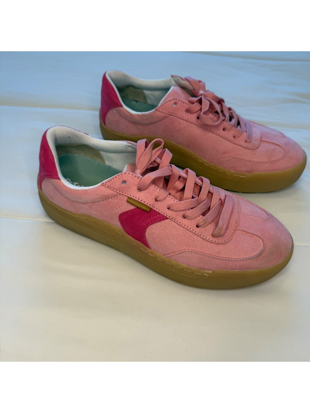 Dr. Scholl's Pink Suede Sneakers with Gum Sole Women's Size 9W